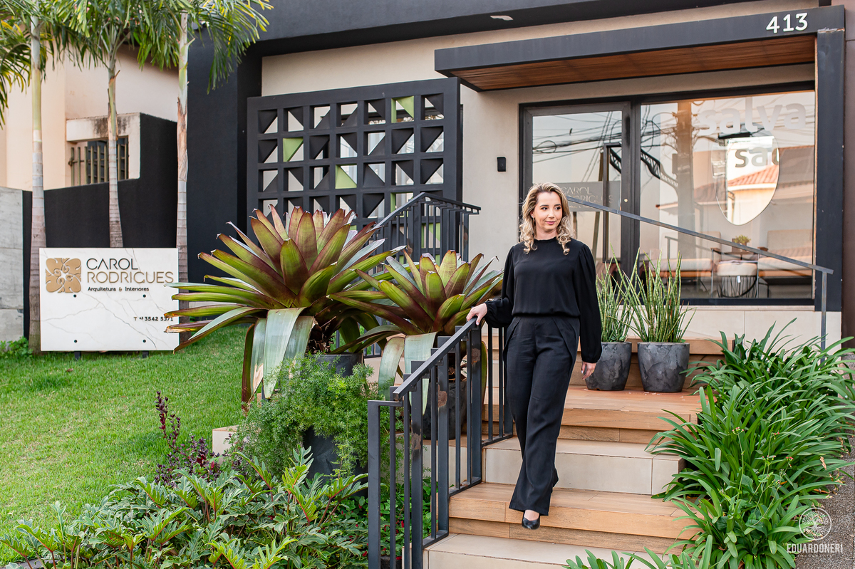 Arquiteta premiada, Carol Rodrigues, arquitetura inovadora, norte pioneiro do Paraná, ensaios fotográficos arquitetônicos, fotografia de arquitetura, profissional renomada, design de interiores, fotógrafo de arquitetura Paraná.