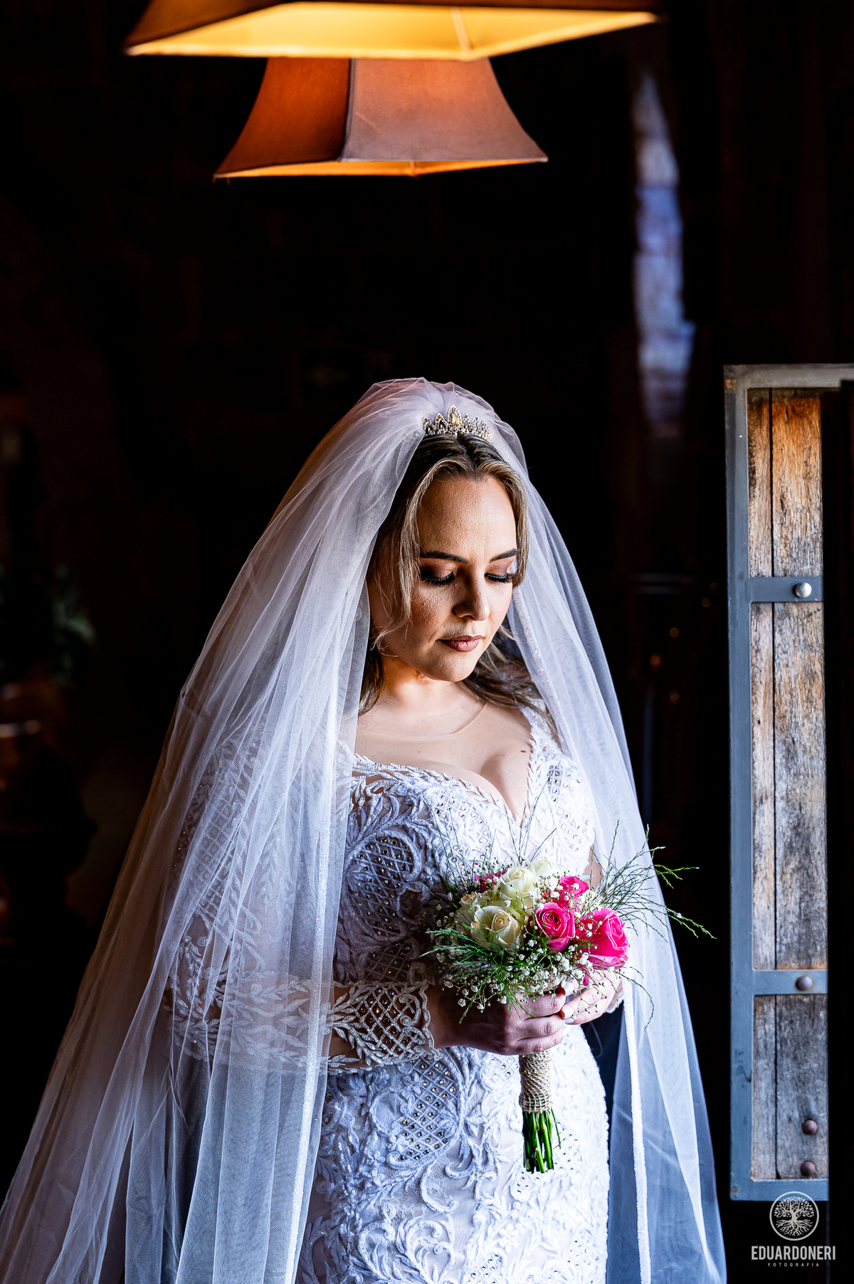 Momento único de Nayara e William na vinícola La Dorni. Trash the dress com toques de romance e cenários surpreendentes