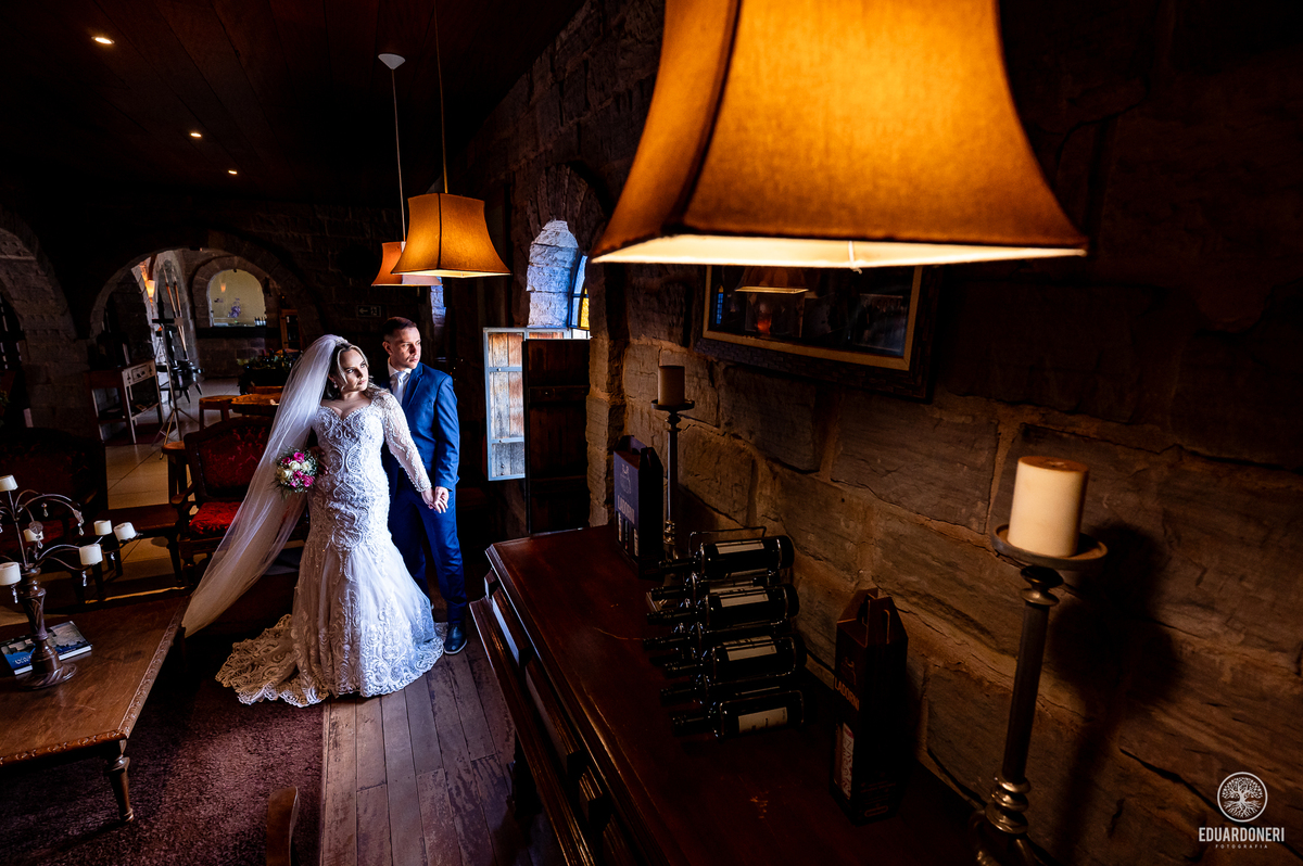 Momento único de Nayara e William na vinícola La Dorni. Trash the dress com toques de romance e cenários surpreendentes