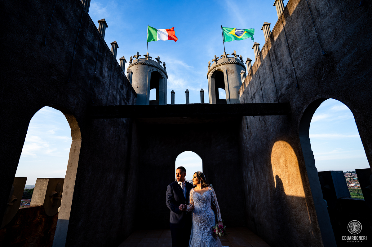 Momento único de Nayara e William na vinícola La Dorni. Trash the dress com toques de romance e cenários surpreendentes