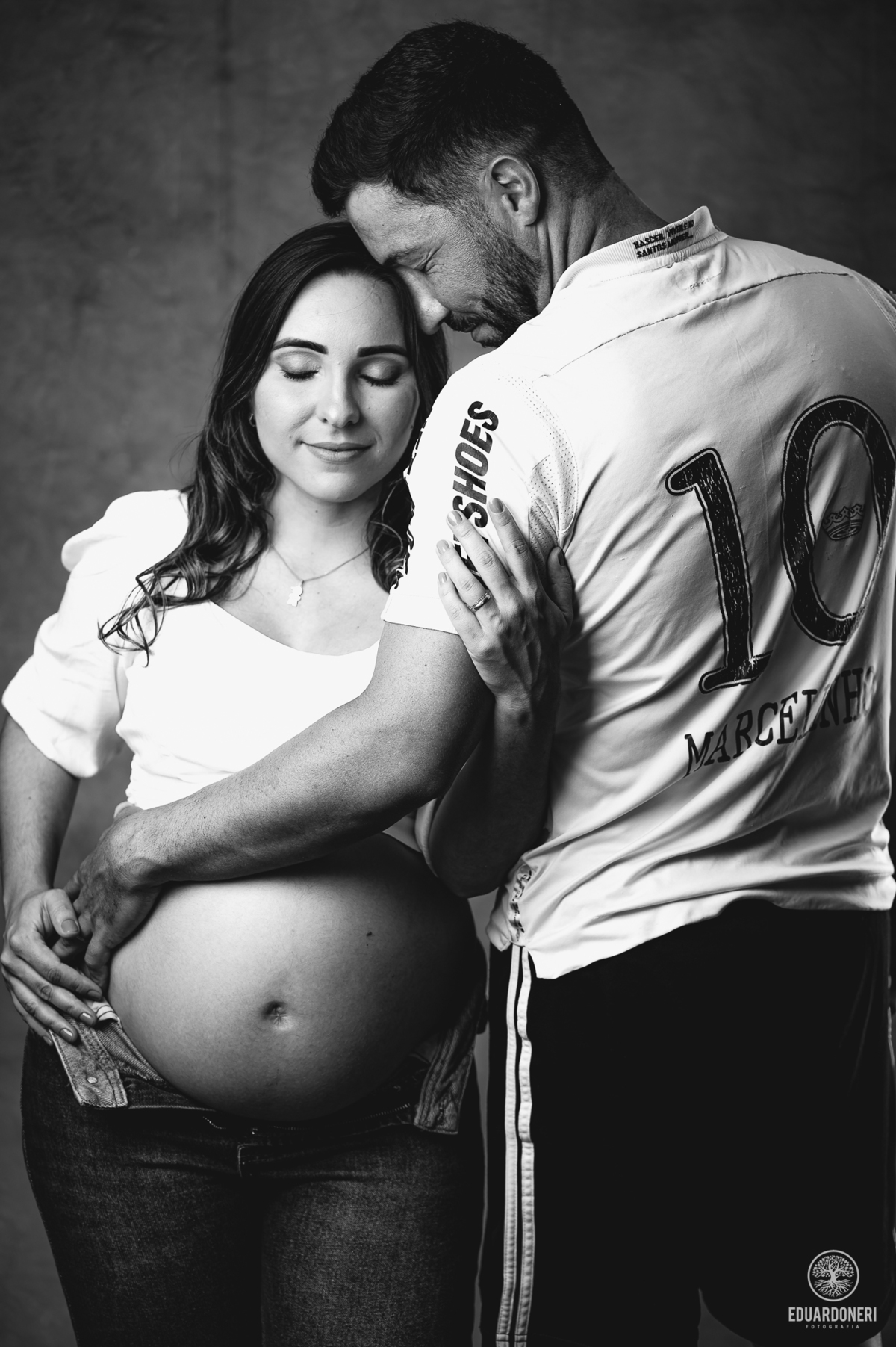 Ensaio gestante emocionante
Fotografia de gestante
Milagre na gravidez
Ensaio gestante com fé
História de superação na gravidez
Fotografia de maternidade
Ensaio fotográfico gravidez
Santa Teresinha intercessão
Bebê arco-íris
Ensaio gestante Paraná