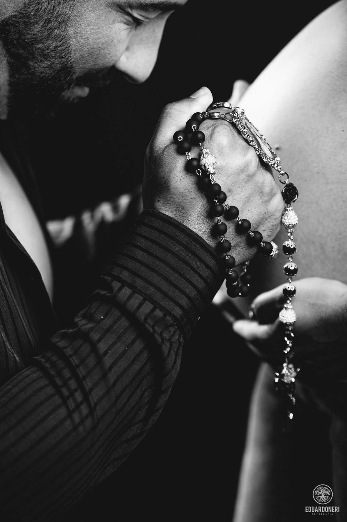 Ensaio gestante emocionante
Fotografia de gestante
Milagre na gravidez
Ensaio gestante com fé
História de superação na gravidez
Fotografia de maternidade
Ensaio fotográfico gravidez
Santa Teresinha intercessão
Bebê arco-íris
Ensaio gestante Paraná