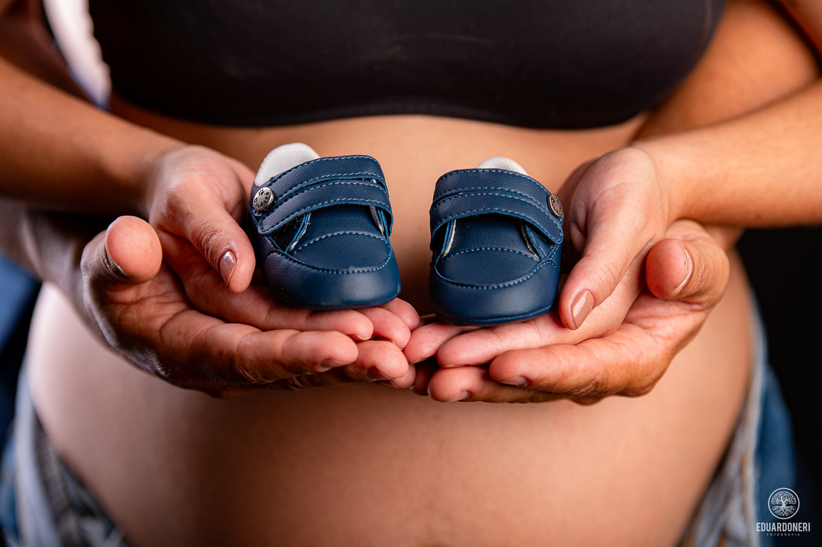 Ensaio gestante emocionante
Fotografia de gestante
Milagre na gravidez
Ensaio gestante com fé
História de superação na gravidez
Fotografia de maternidade
Ensaio fotográfico gravidez
Santa Teresinha intercessão
Bebê arco-íris
Ensaio gestante Paraná