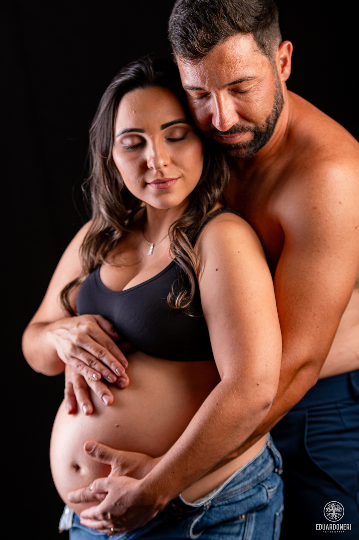 Ensaio gestante emocionante
Fotografia de gestante
Milagre na gravidez
Ensaio gestante com fé
História de superação na gravidez
Fotografia de maternidade
Ensaio fotográfico gravidez
Santa Teresinha intercessão
Bebê arco-íris
Ensaio gestante Paraná