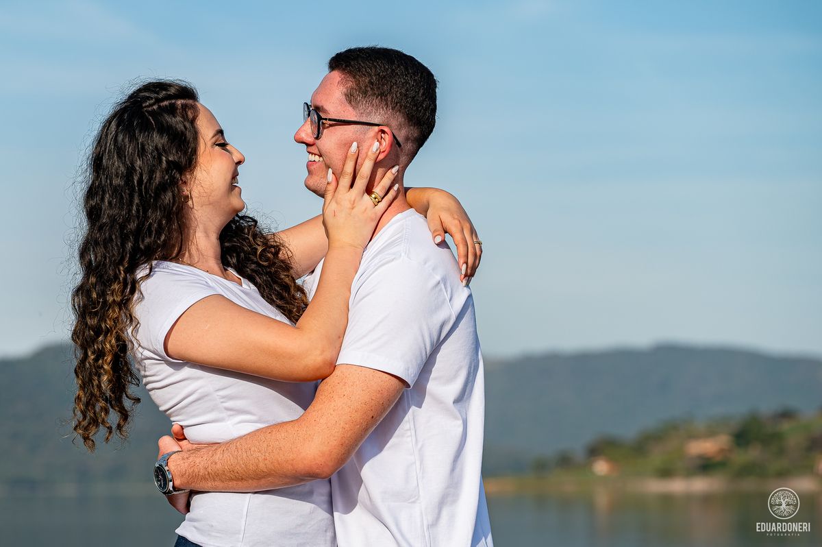 Ensaio pré-wedding
Pré-wedding na Pedra do Índio
Fotografia de casal
Ensaio romântico
Fotógrafo de casamento no Paraná
Ribeirão Claro fotografia
Palavras-chave secundárias:
Casal apaixonado
Ensaio ao pôr do sol
Fotografia no veleiro
Ensaio na marina
Amor 