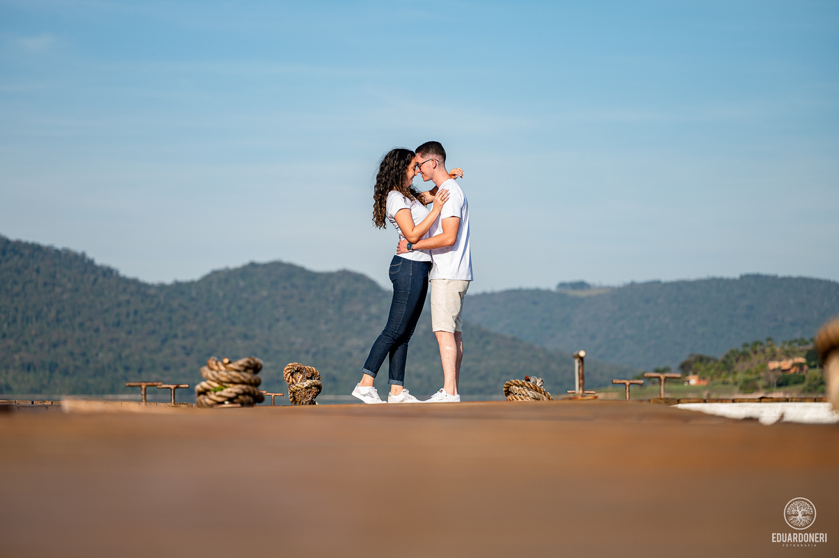 Ensaio pré-wedding
Pré-wedding na Pedra do Índio
Fotografia de casal
Ensaio romântico
Fotógrafo de casamento no Paraná
Ribeirão Claro fotografia
Palavras-chave secundárias:
Casal apaixonado
Ensaio ao pôr do sol
Fotografia no veleiro
Ensaio na marina
Amor 