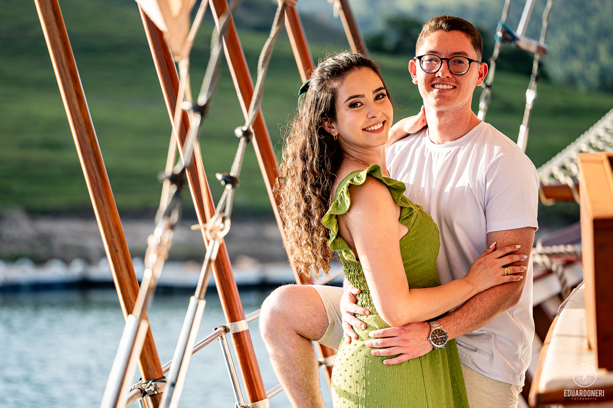 Ensaio pré-wedding
Pré-wedding na Pedra do Índio
Fotografia de casal
Ensaio romântico
Fotógrafo de casamento no Paraná
Ribeirão Claro fotografia
Palavras-chave secundárias:
Casal apaixonado
Ensaio ao pôr do sol
Fotografia no veleiro
Ensaio na marina
Amor 