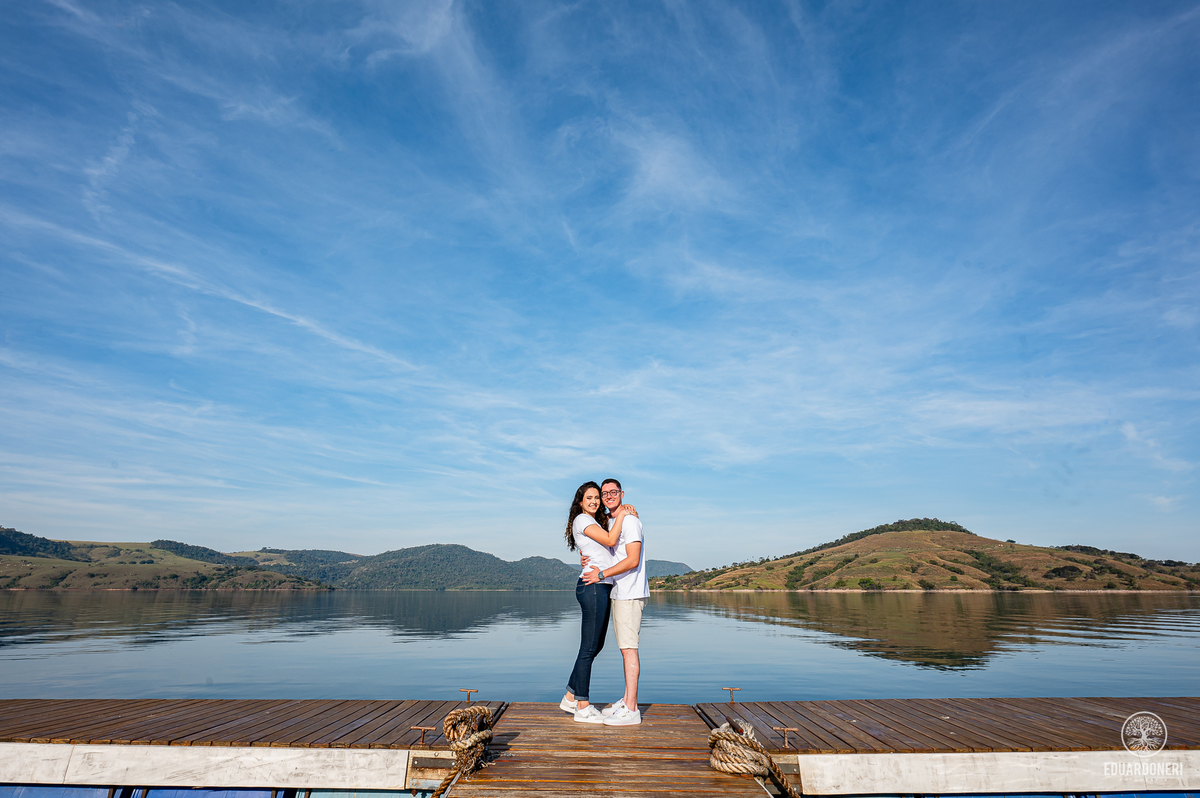 Ensaio pré-wedding
Pré-wedding na Pedra do Índio
Fotografia de casal
Ensaio romântico
Fotógrafo de casamento no Paraná
Ribeirão Claro fotografia
Palavras-chave secundárias:
Casal apaixonado
Ensaio ao pôr do sol
Fotografia no veleiro
Ensaio na marina
Amor 