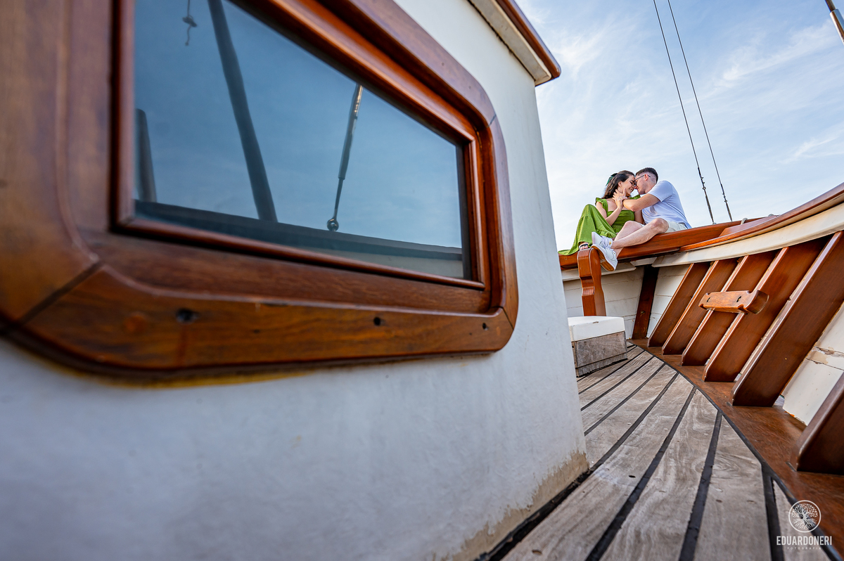 Ensaio pré-wedding
Pré-wedding na Pedra do Índio
Fotografia de casal
Ensaio romântico
Fotógrafo de casamento no Paraná
Ribeirão Claro fotografia
Palavras-chave secundárias:
Casal apaixonado
Ensaio ao pôr do sol
Fotografia no veleiro
Ensaio na marina
Amor 