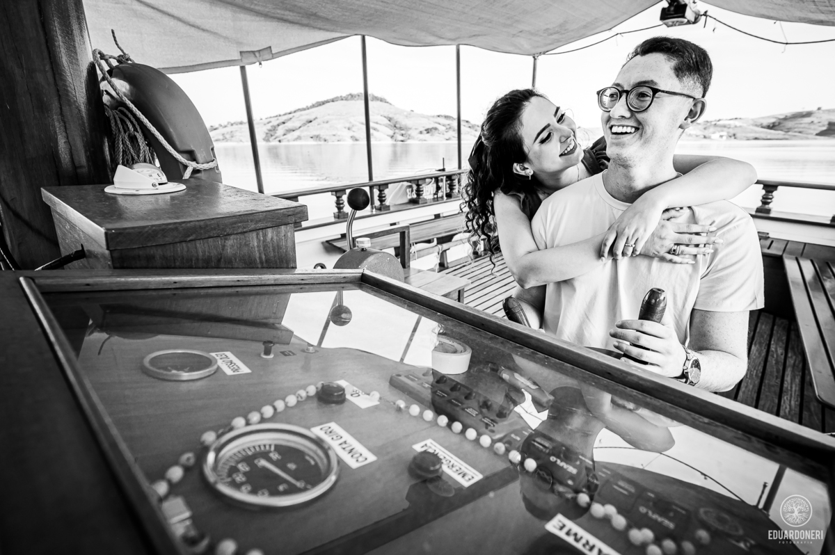 Ensaio pré-wedding
Pré-wedding na Pedra do Índio
Fotografia de casal
Ensaio romântico
Fotógrafo de casamento no Paraná
Ribeirão Claro fotografia
Palavras-chave secundárias:
Casal apaixonado
Ensaio ao pôr do sol
Fotografia no veleiro
Ensaio na marina
Amor 