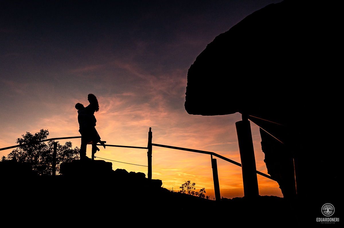 Ensaio pré-wedding
Pré-wedding na Pedra do Índio
Fotografia de casal
Ensaio romântico
Fotógrafo de casamento no Paraná
Ribeirão Claro fotografia
Palavras-chave secundárias:
Casal apaixonado
Ensaio ao pôr do sol
Fotografia no veleiro
Ensaio na marina
Amor 