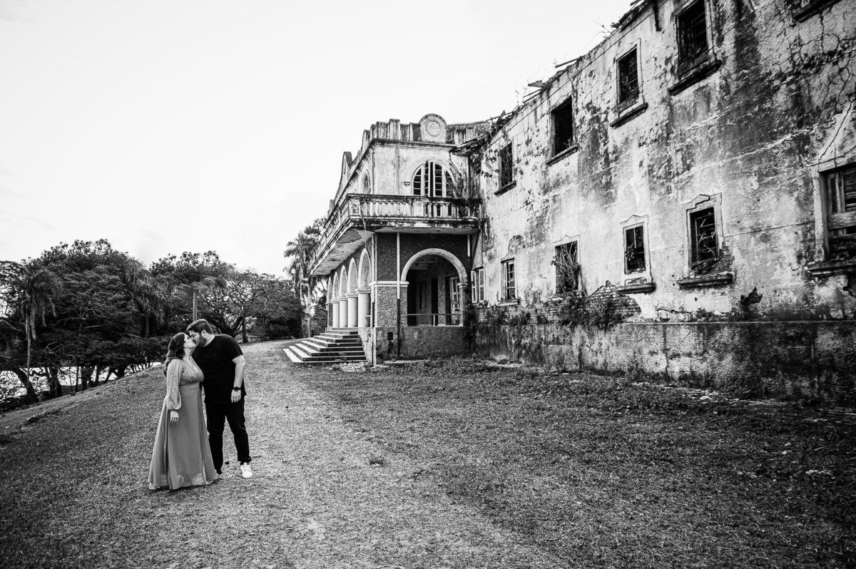 Ensaio pré-wedding
Fotografia de casal
Ensaio na Fazenda Yara
Hotel em ruínas Bandeirantes
Pré-wedding no Pub Poko Loko Bar
Fotógrafo de casamento em Bandeirantes Ensaio romântico
Fotografia de amor
Locais para ensaio pré-wedding no Paraná
Fotos de casal 