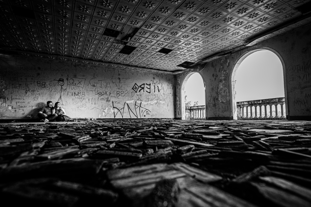 Ensaio pré-wedding
Fotografia de casal
Ensaio na Fazenda Yara
Hotel em ruínas Bandeirantes
Pré-wedding no Pub Poko Loko Bar
Fotógrafo de casamento em Bandeirantes Ensaio romântico
Fotografia de amor
Locais para ensaio pré-wedding no Paraná
Fotos de casal 