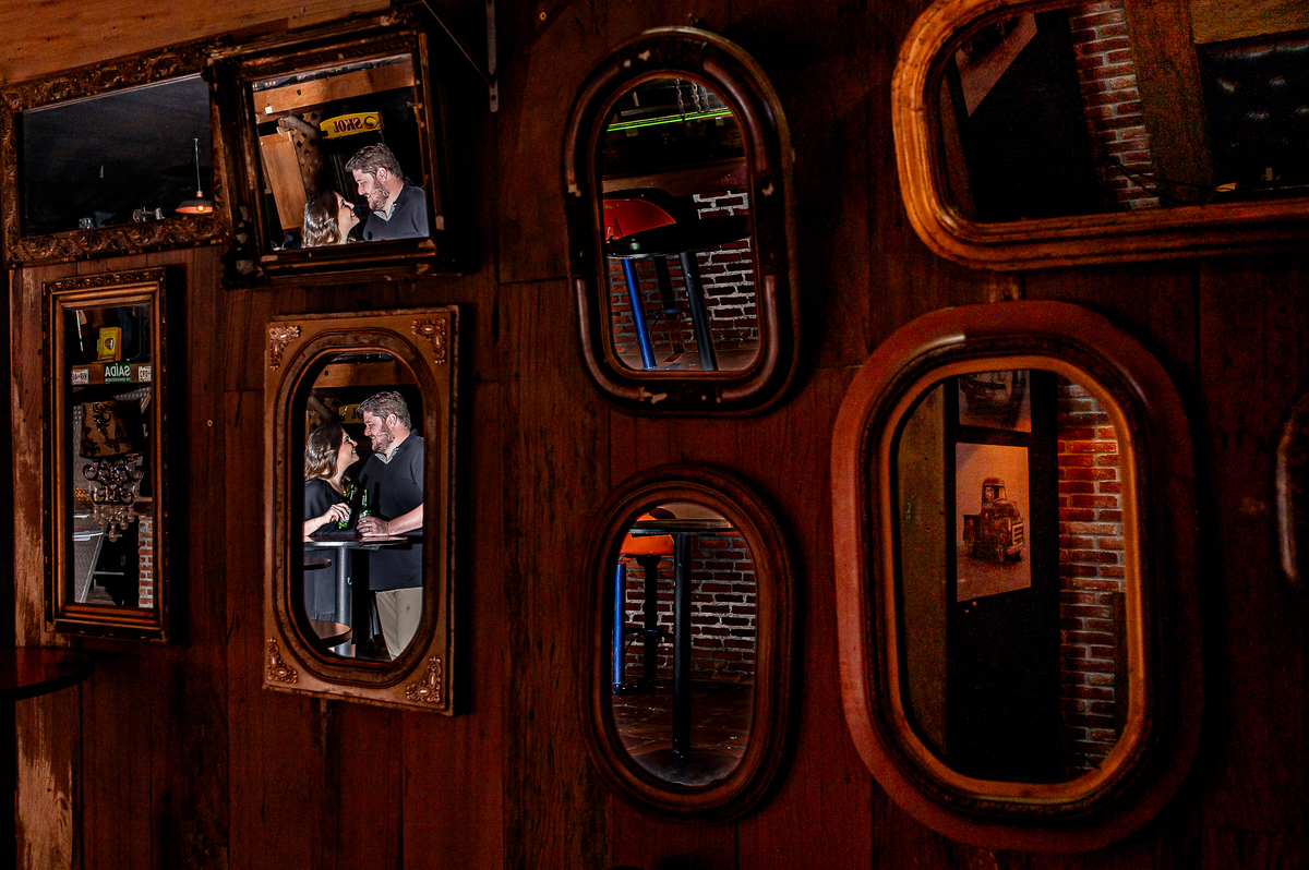 Ensaio pré-wedding
Fotografia de casal
Ensaio na Fazenda Yara
Hotel em ruínas Bandeirantes
Pré-wedding no Pub Poko Loko Bar
Fotógrafo de casamento em Bandeirantes Ensaio romântico
Fotografia de amor
Locais para ensaio pré-wedding no Paraná
Fotos de casal 