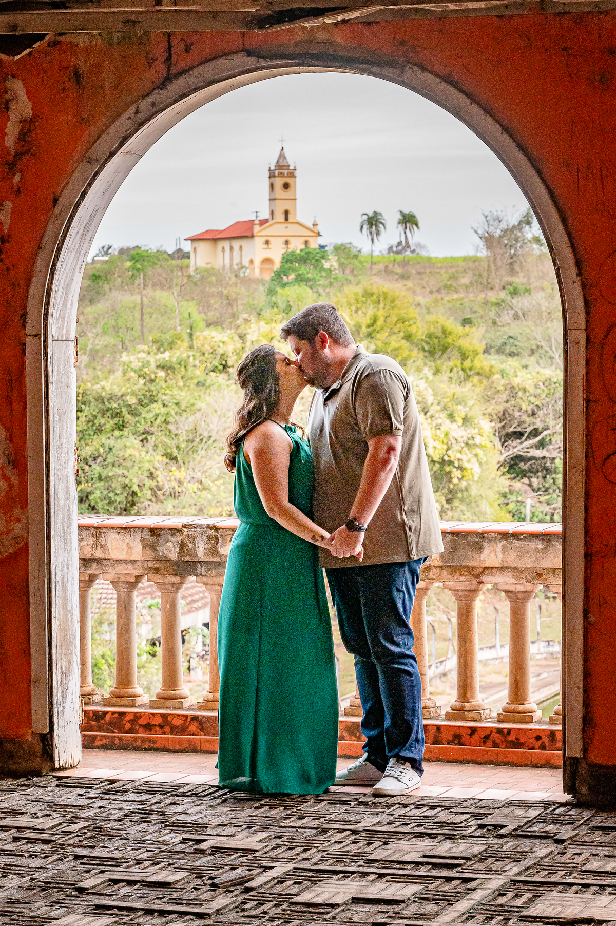 Ensaio pré-wedding
Fotografia de casal
Ensaio na Fazenda Yara
Hotel em ruínas Bandeirantes
Pré-wedding no Pub Poko Loko Bar
Fotógrafo de casamento em Bandeirantes Ensaio romântico
Fotografia de amor
Locais para ensaio pré-wedding no Paraná
Fotos de casal 