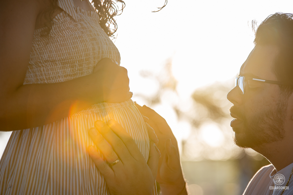 Fotografia emocionante do chá de revelação de Larissa e Lucas