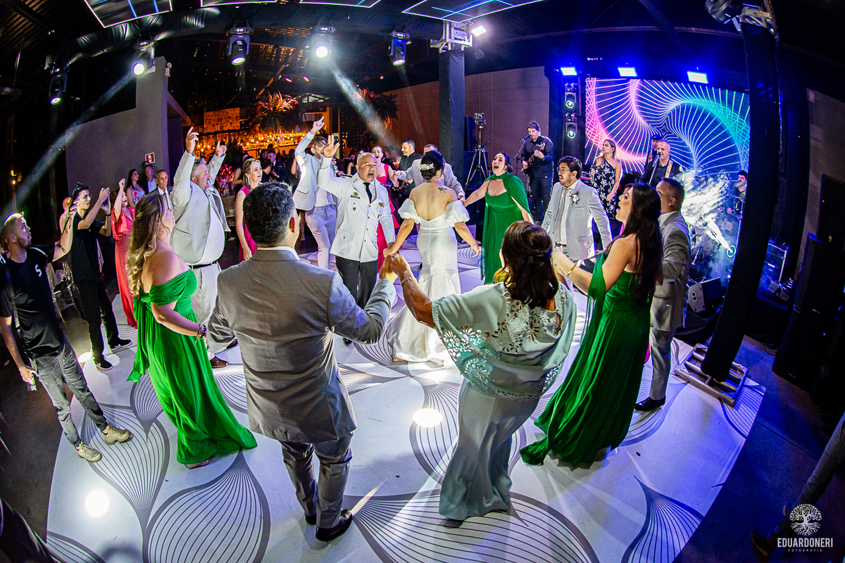 Fotografia de casamento em Londrina na Xacará ao ar livre