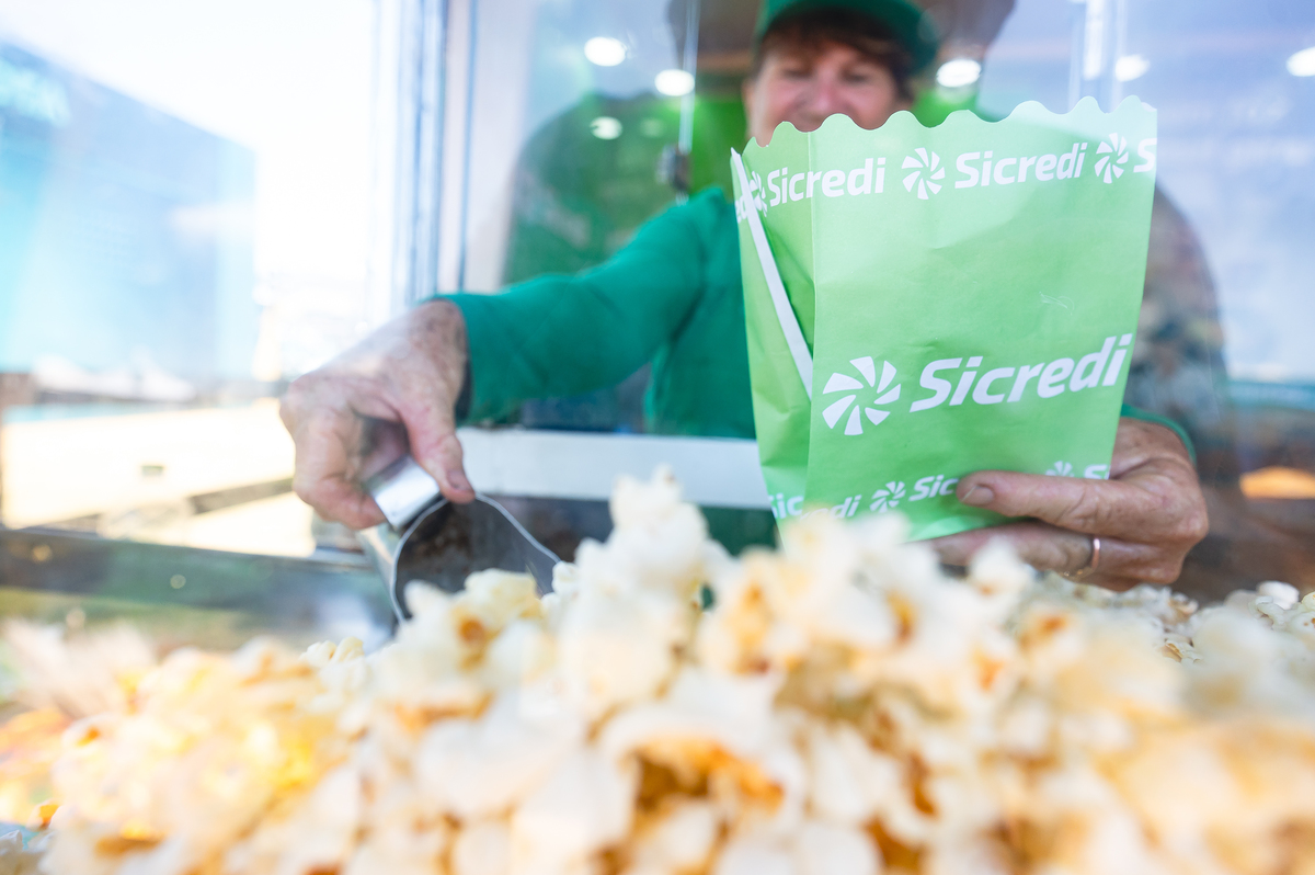 Evento Coopershow 2026 em Cândido Mota reunindo produtores, empresas e cooperativas em um ambiente de inovação e oportunidades para o agronegócio.