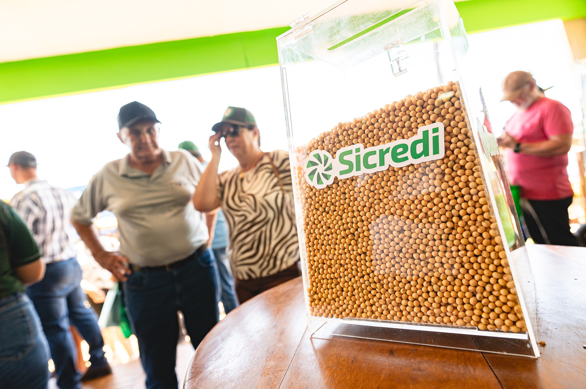 Evento Coopershow 2026 em Cândido Mota reunindo produtores, empresas e cooperativas em um ambiente de inovação e oportunidades para o agronegócio.