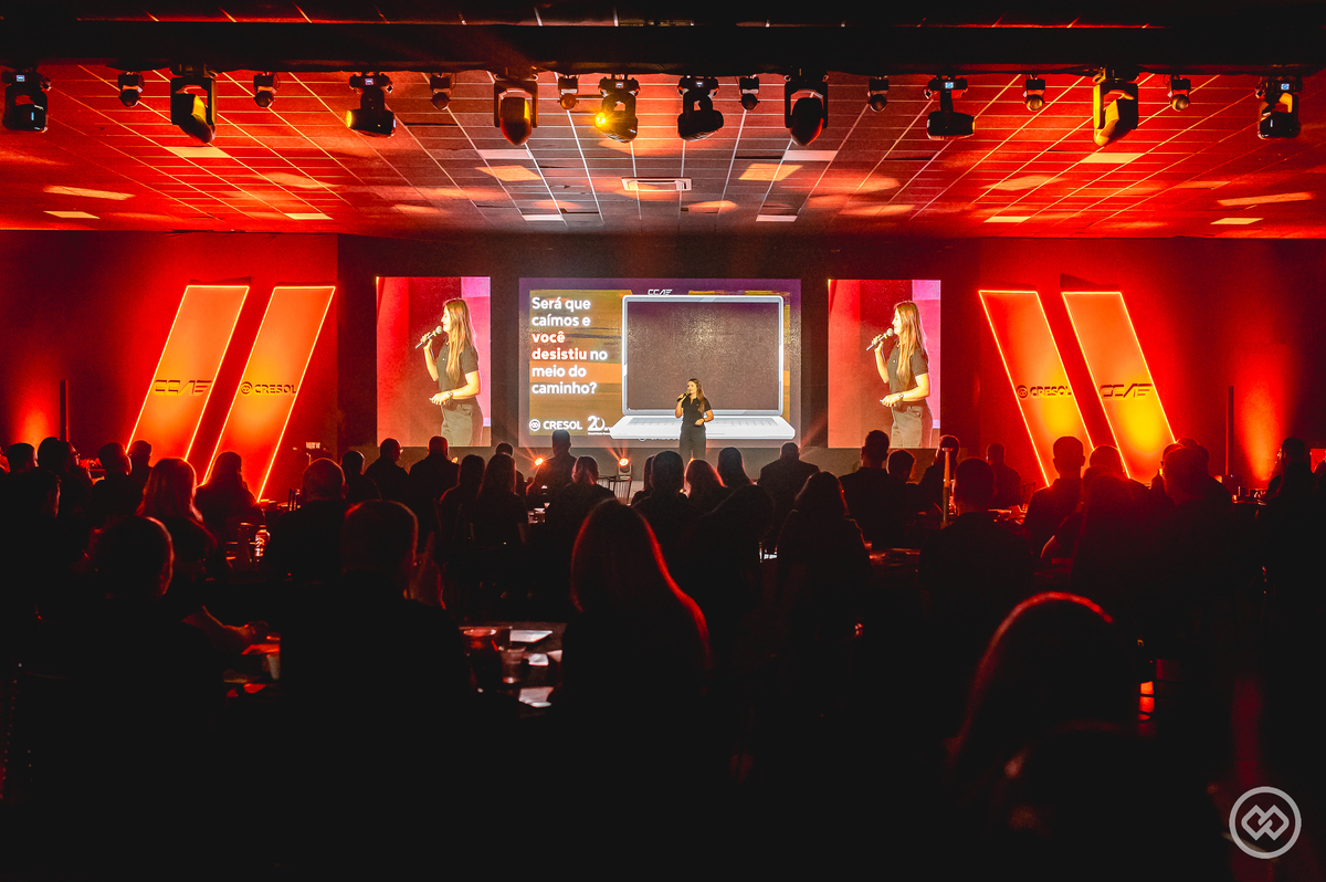 Colaboradores da Cresol participando da Convenção Aceleração 2026, momento de integração, alinhamento de objetivos e fortalecimento do cooperativismo.