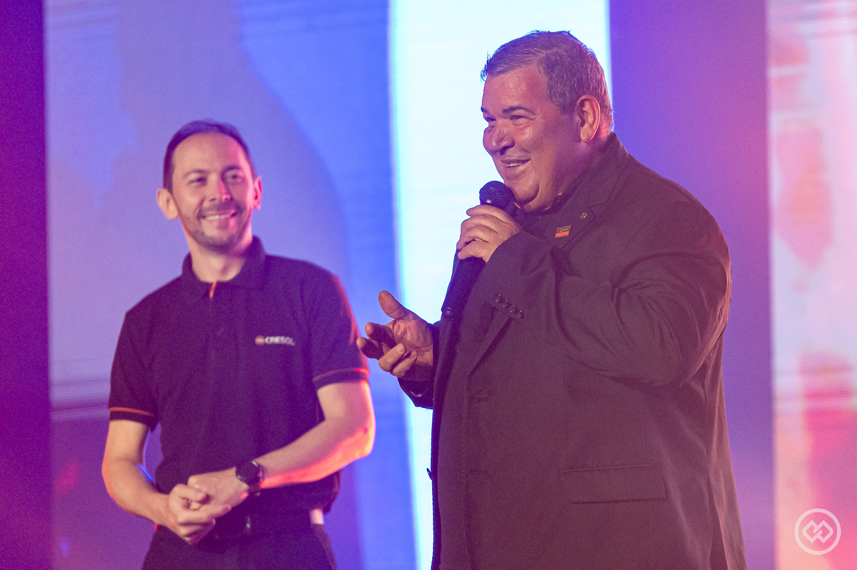 Colaboradores da Cresol participando da Convenção Aceleração 2026, momento de integração, alinhamento de objetivos e fortalecimento do cooperativismo.