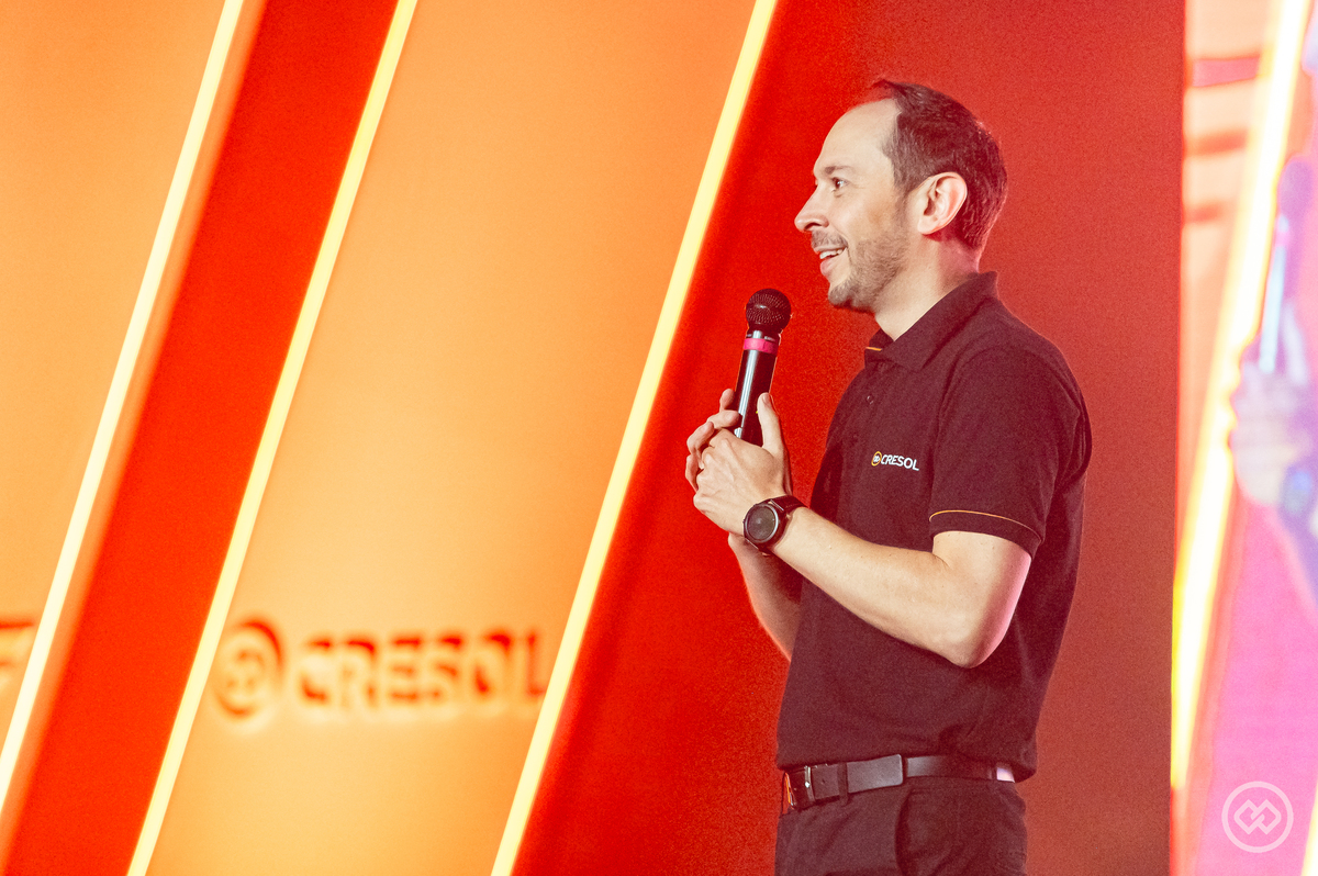 Colaboradores da Cresol participando da Convenção Aceleração 2026, momento de integração, alinhamento de objetivos e fortalecimento do cooperativismo.