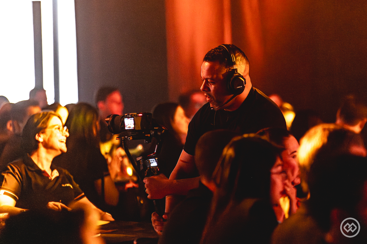 Colaboradores da Cresol participando da Convenção Aceleração 2026, momento de integração, alinhamento de objetivos e fortalecimento do cooperativismo.