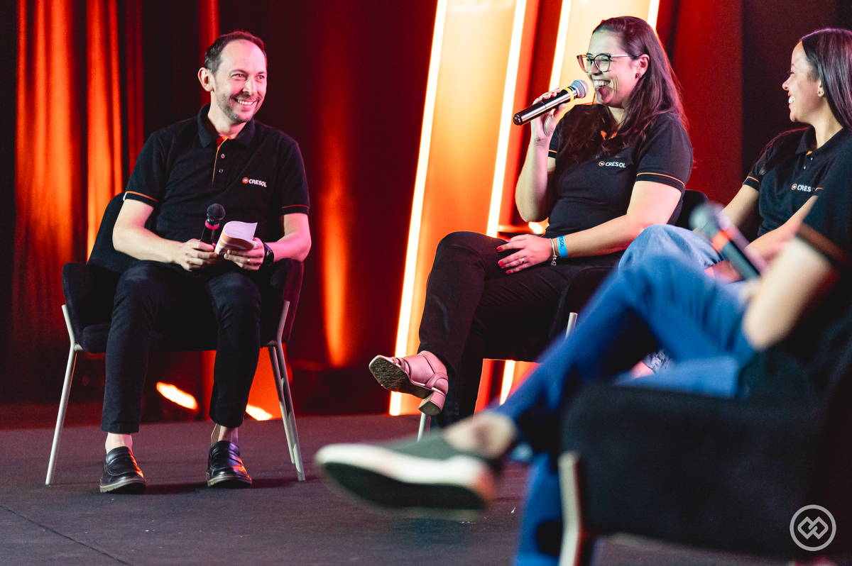 Colaboradores da Cresol participando da Convenção Aceleração 2026, momento de integração, alinhamento de objetivos e fortalecimento do cooperativismo.