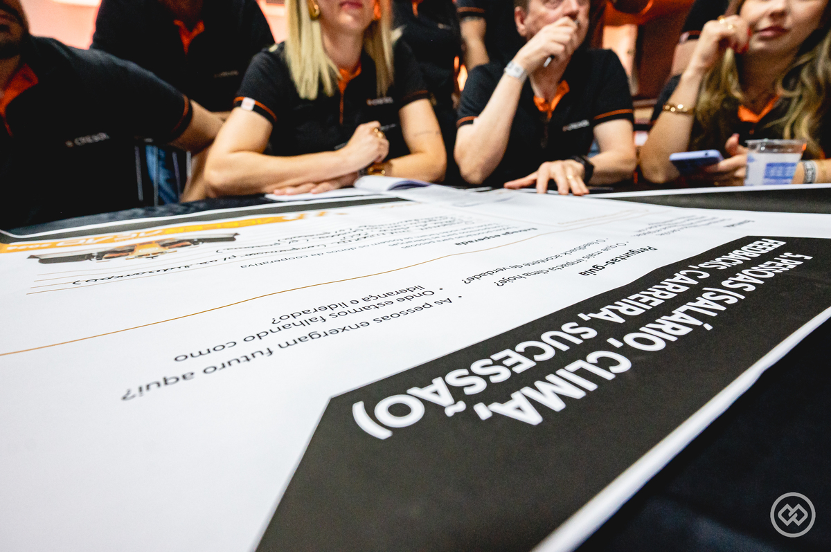 Colaboradores da Cresol participando da Convenção Aceleração 2026, momento de integração, alinhamento de objetivos e fortalecimento do cooperativismo.