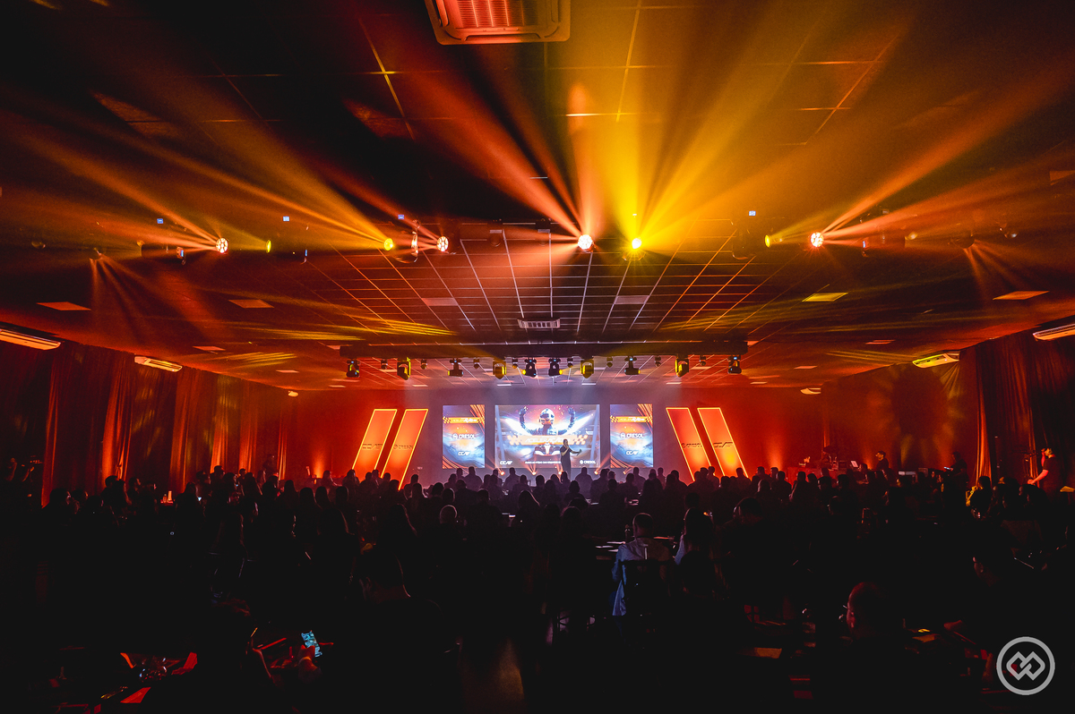 Colaboradores da Cresol participando da Convenção Aceleração 2026, momento de integração, alinhamento de objetivos e fortalecimento do cooperativismo.