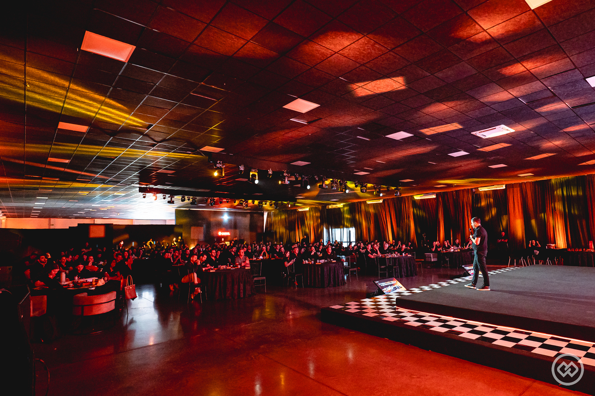 Colaboradores da Cresol participando da Convenção Aceleração 2026, momento de integração, alinhamento de objetivos e fortalecimento do cooperativismo.