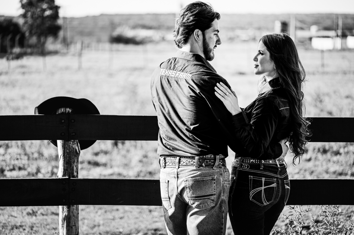 Ensaio pré-wedding com temática country e muito romantismo