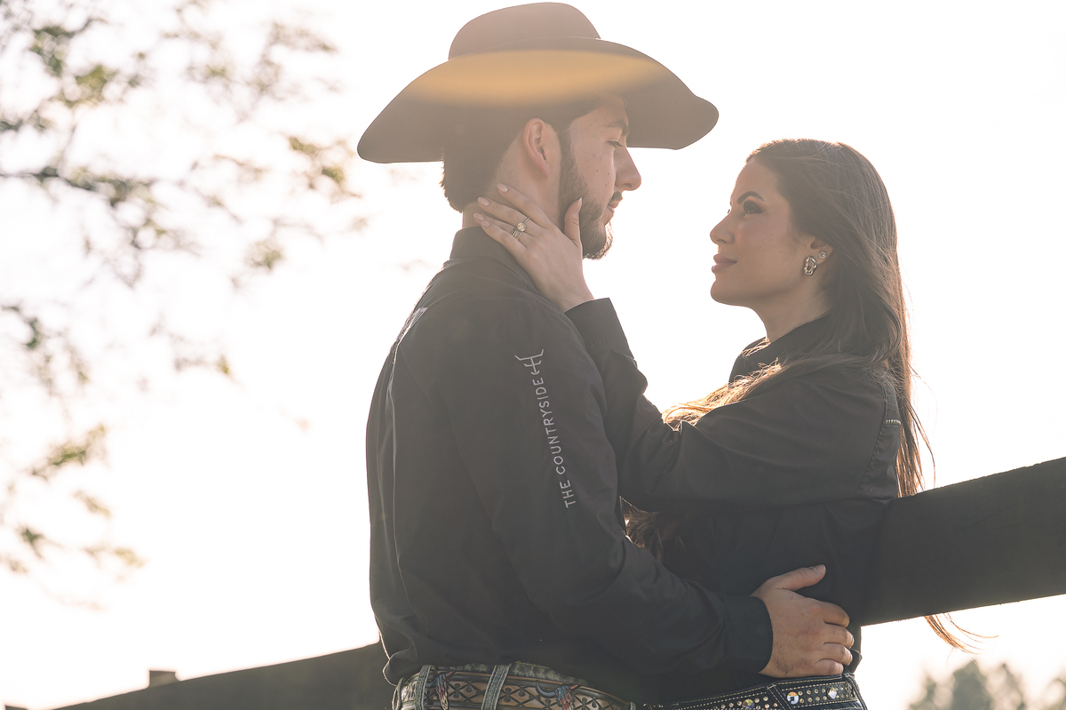 Ensaio pré-wedding com temática country e muito romantismo