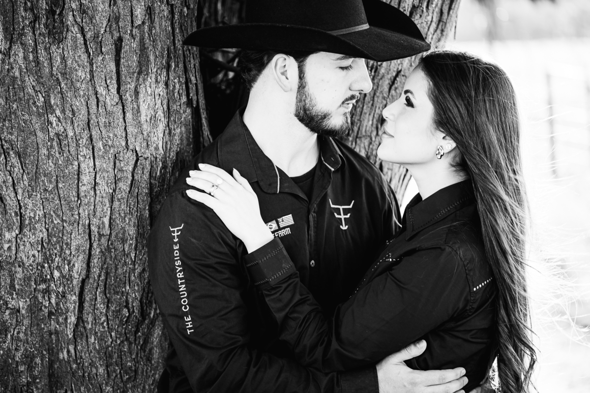 Ensaio pré-wedding com temática country e muito romantismo