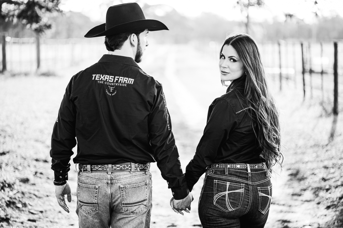 Ensaio pré-wedding com temática country e muito romantismo