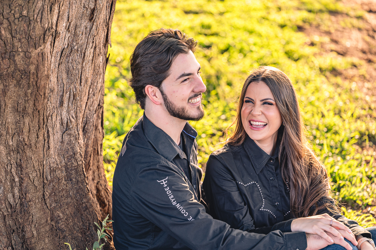 Ensaio pré-wedding com temática country e muito romantismo