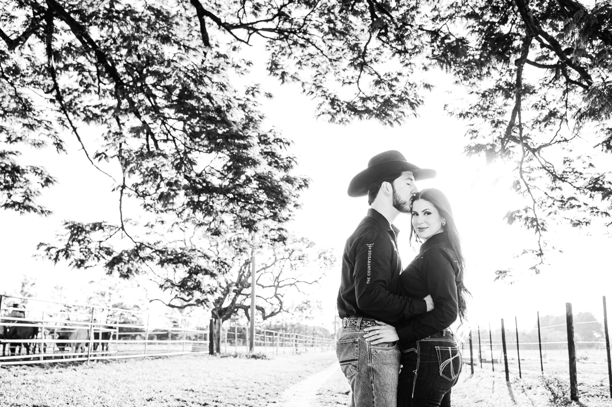 Ensaio pré-wedding com temática country e muito romantismo