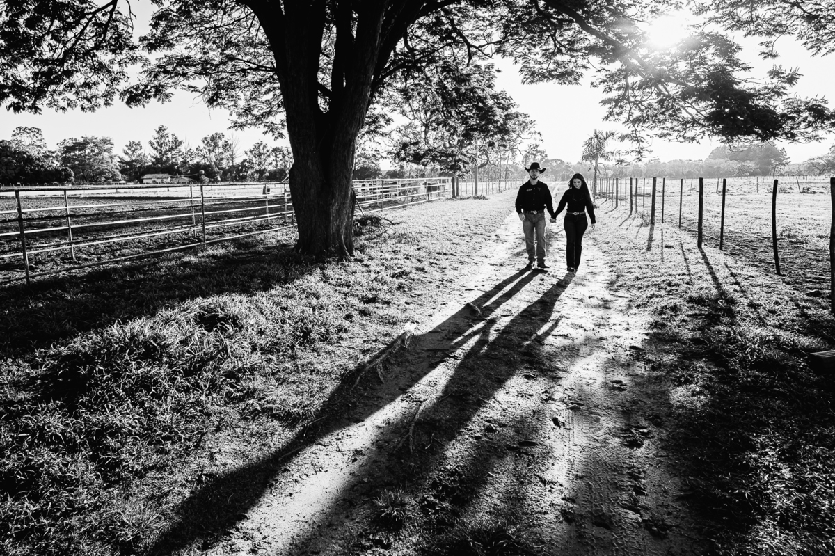 Ensaio pré-wedding com temática country e muito romantismo