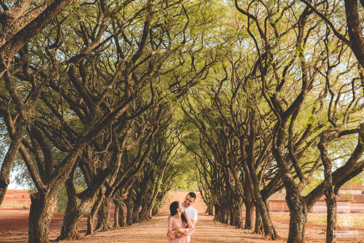 Ensaio pre casamento pre wedding em Bandeirantes, na Fazenda Hotel Yara, Ensaio em Ruínas, Ensaio Externo, Eduardo Neri