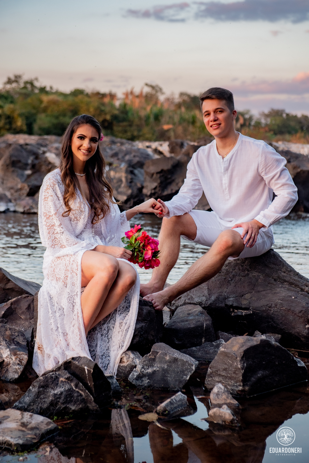 Ensaio externo pre wedding em Bandeirantes no encontro das águas, ensaio carla e almiro neto, casamento, pre wedding e-session