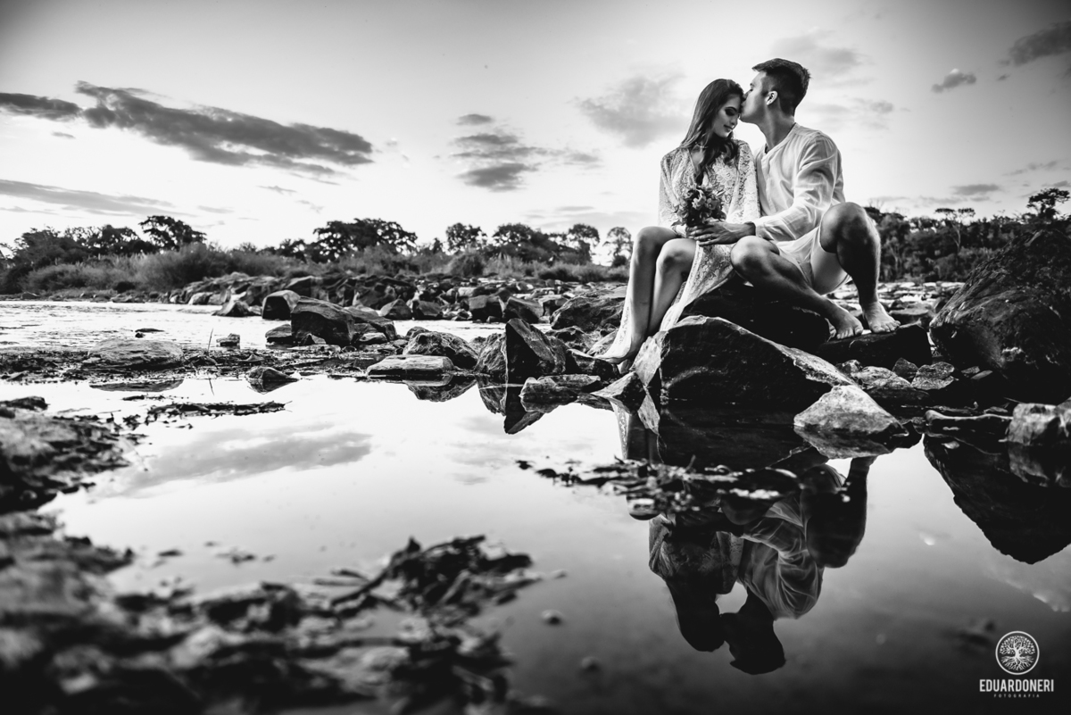 Ensaio externo pre wedding em Bandeirantes no encontro das águas, ensaio carla e almiro neto, casamento, pre wedding e-session