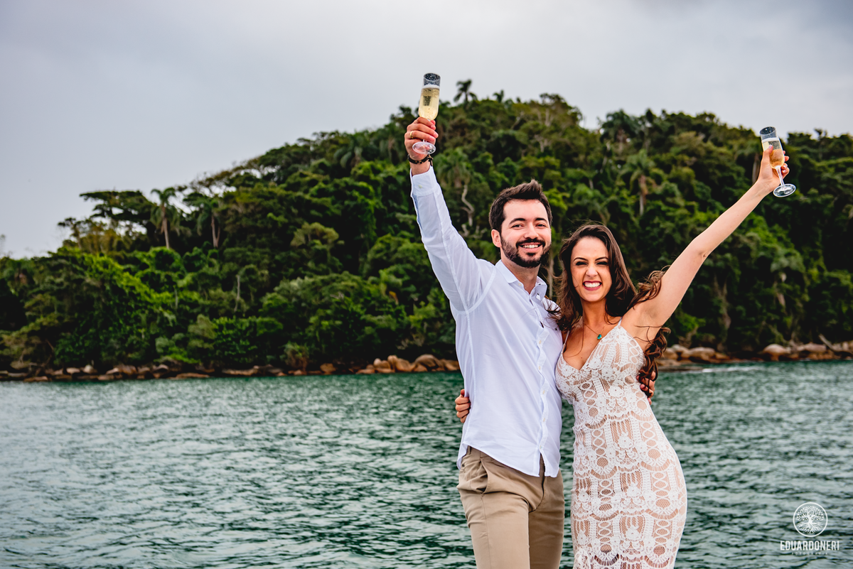 pre wedding casamento na lancha em florianopolis em santa catarina praia jurerere 