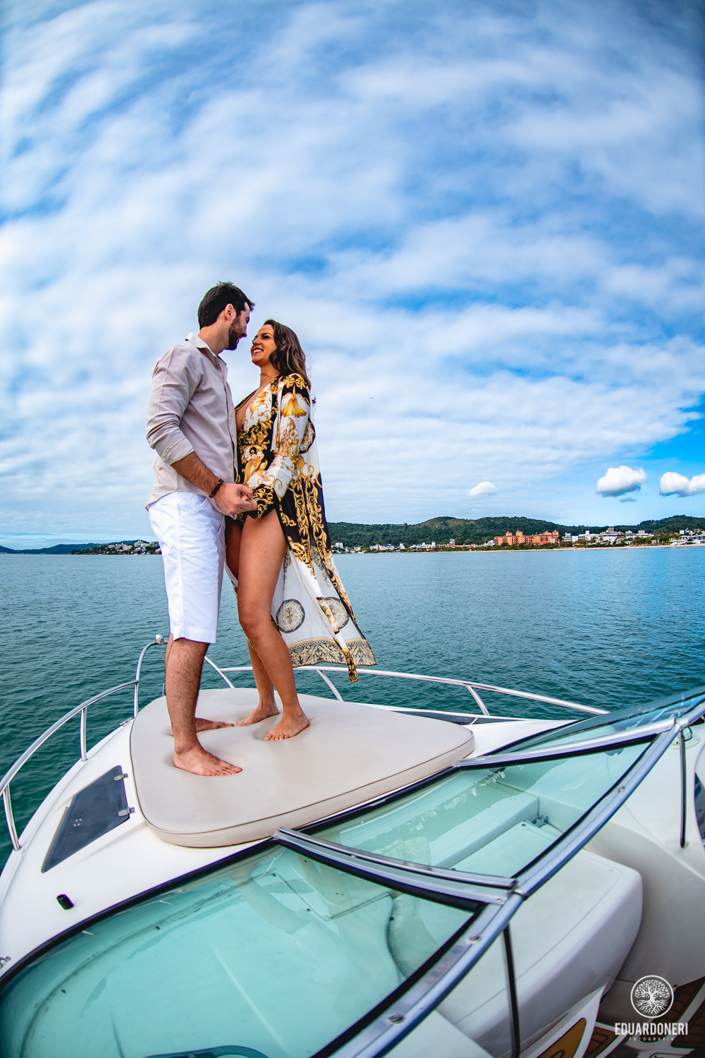 pre wedding casamento na lancha em florianopolis em santa catarina praia jurerere 