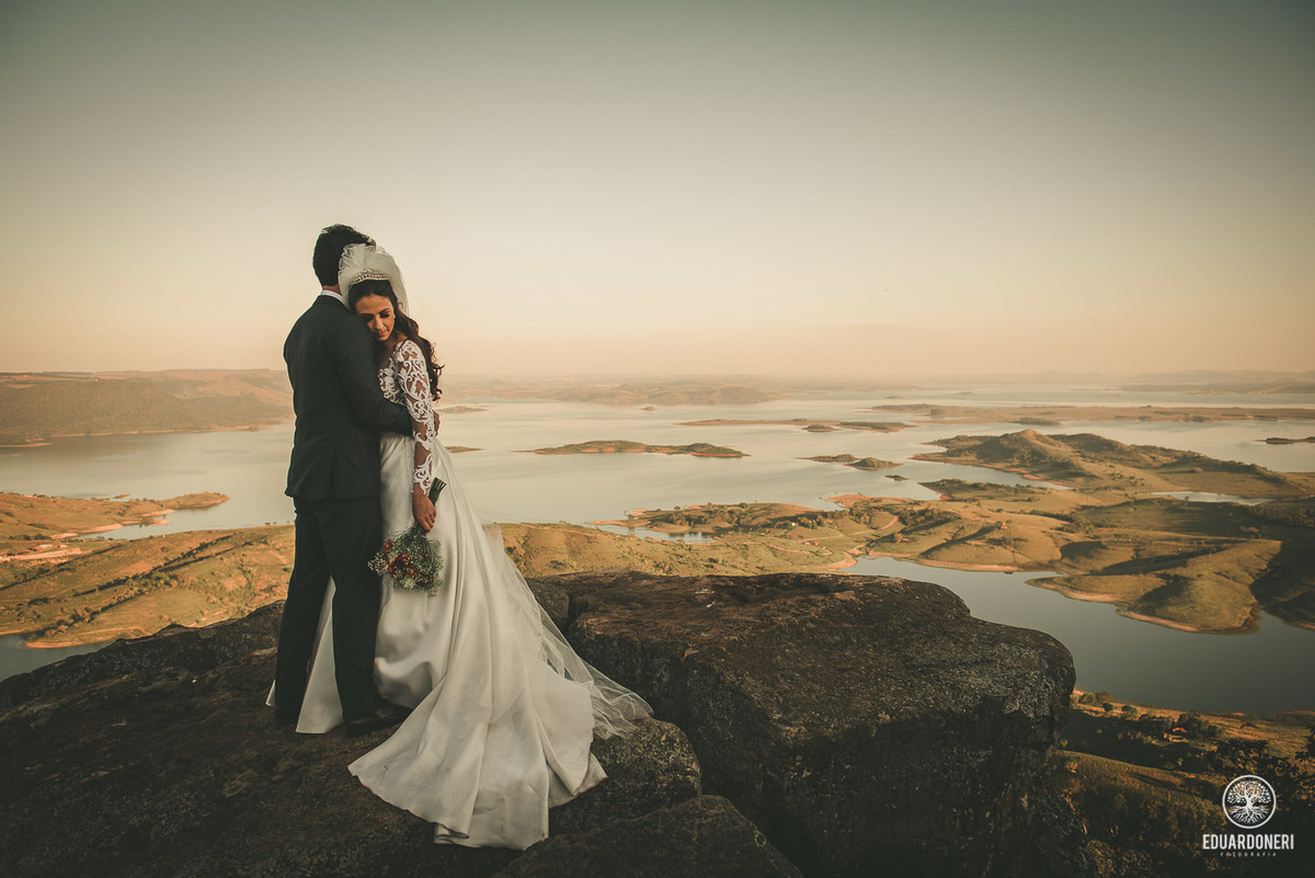 Ensaio Trash the Dress, Pre Weeding no Morro do Gavião em Ribeirão Claro no Paraná