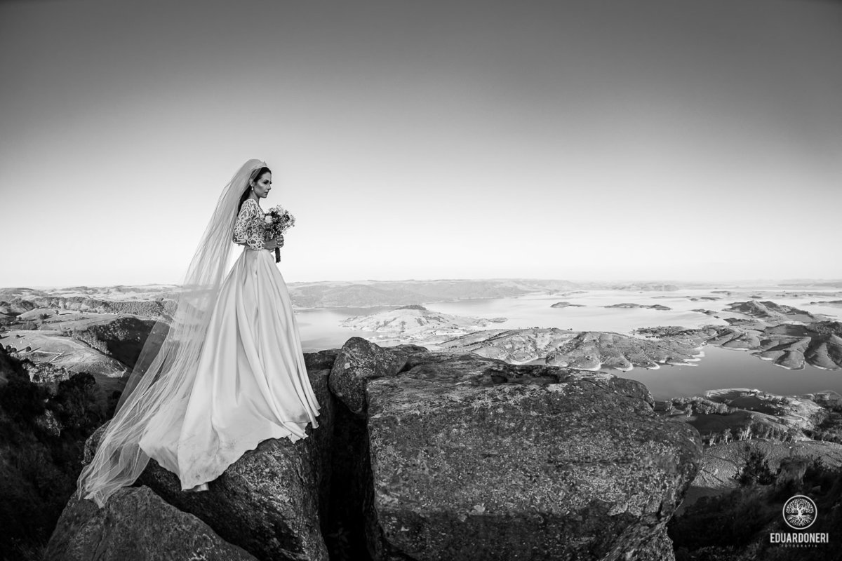 Ensaio Trash the Dress, Pre Weeding no Morro do Gavião em Ribeirão Claro no Paraná