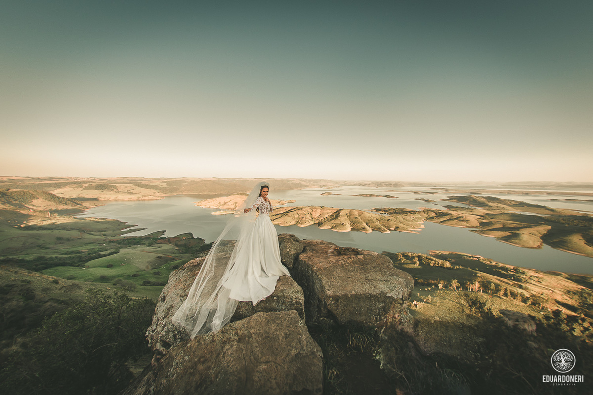 Ensaio Trash the Dress, Pre Weeding no Morro do Gavião em Ribeirão Claro no Paraná
