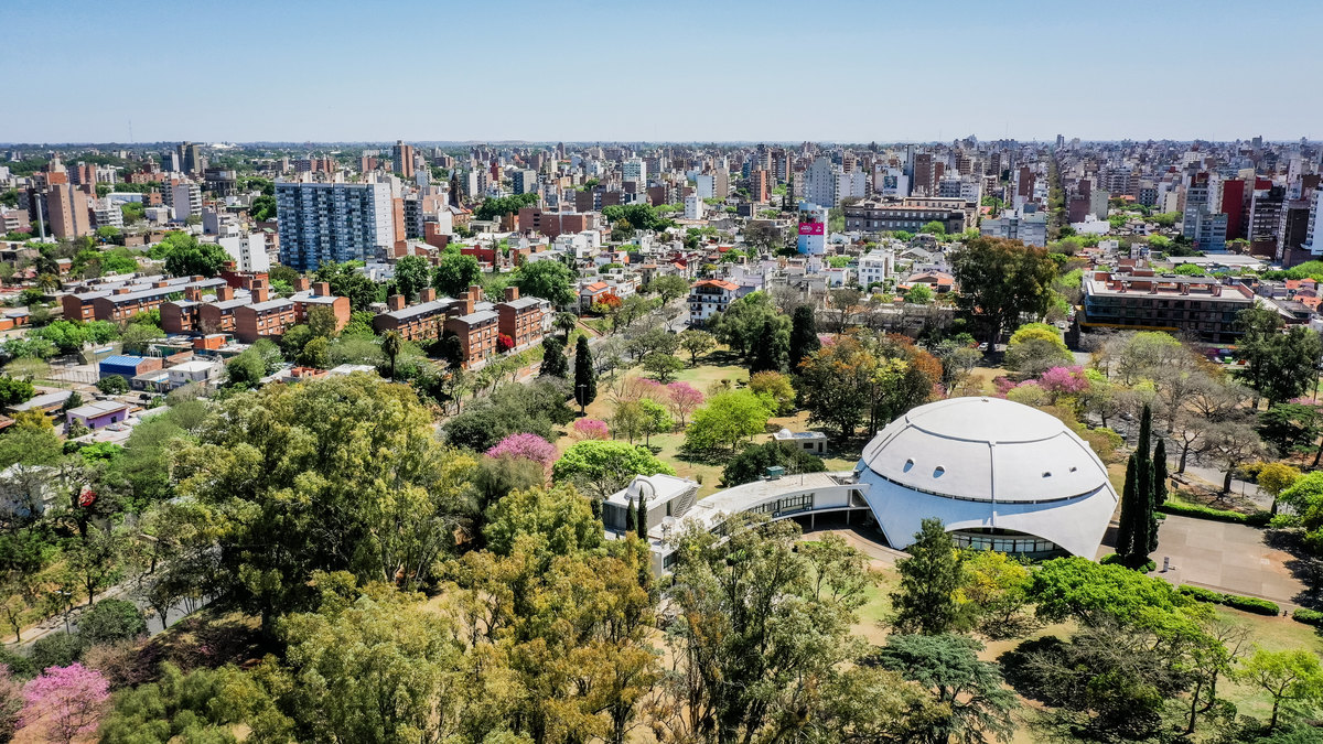 planetario de Rosario parque urquiza vist aérea  Fotografía arquitectura y fotografía de inmobiliaria de Daniel Cuart y DNX Fotografia DNX Estudio