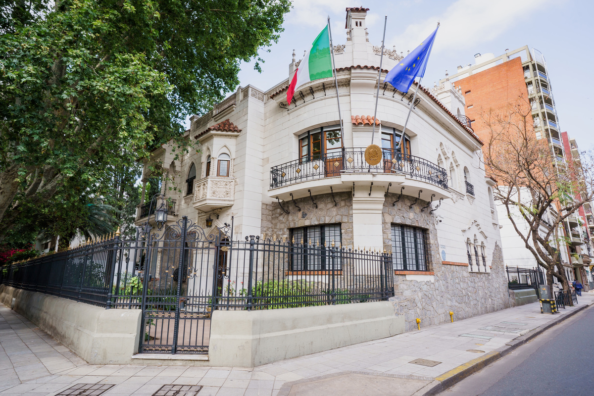 Consulado itialiano Rosario  Fotografía arquitectura y fotografía de inmobiliaria de Daniel Cuart y DNX Fotografia DNX Estudio