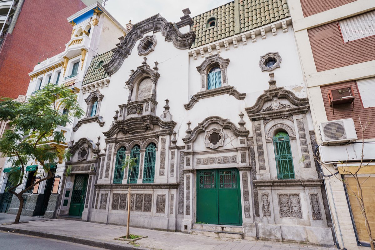 Angel Guido casa por calle montevideo de puertas verdes  Fotografía arquitectura y fotografía de inmobiliaria de Daniel Cuart y DNX Fotografia DNX Estudio