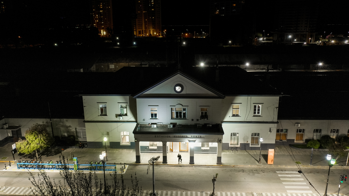 Estacion de trenes Rosario Norte vista aérea nocturna Fotografía arquitectura y fotografía de inmobiliaria de Daniel Cuart y DNX Fotografia DNX Estudio